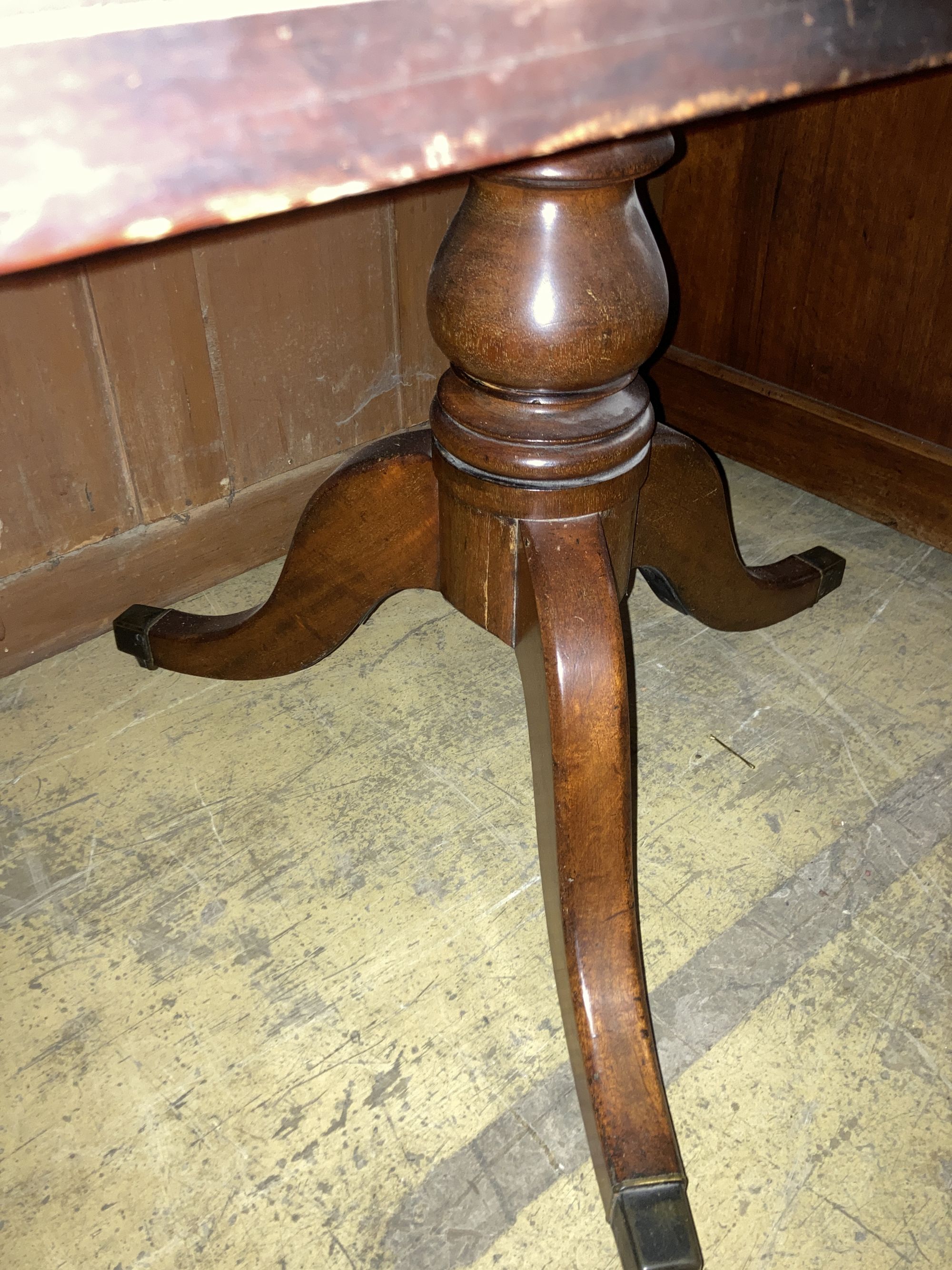 A Regency mahogany Pembroke breakfast table, width 100cm, depth 60cm, height 69cm